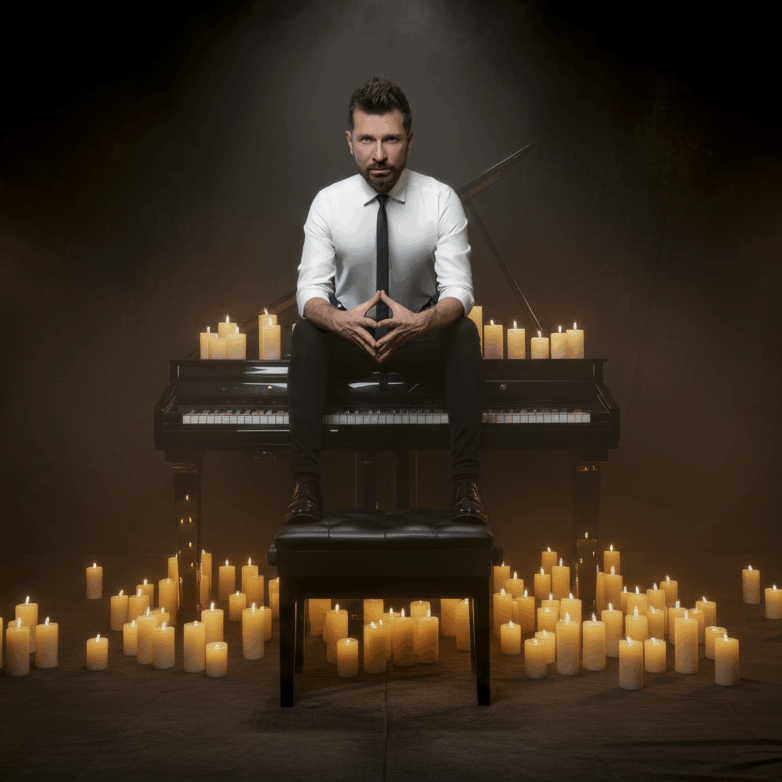 KONCERTY PRZY ŚWIECACH: The Sound of Light